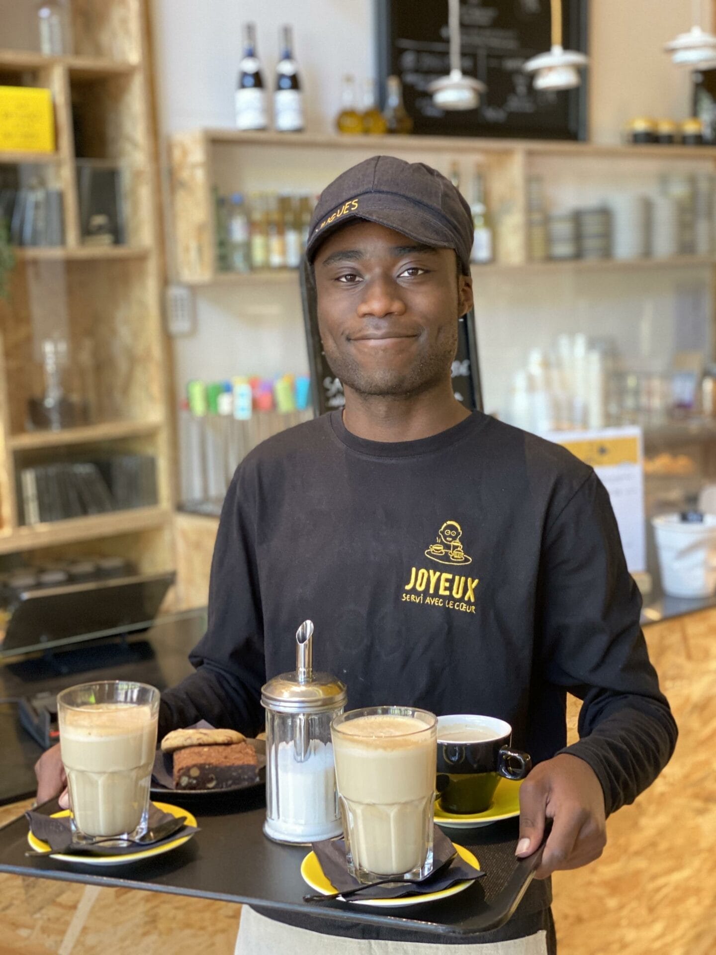 Hugues, équipier service chez café joyeux