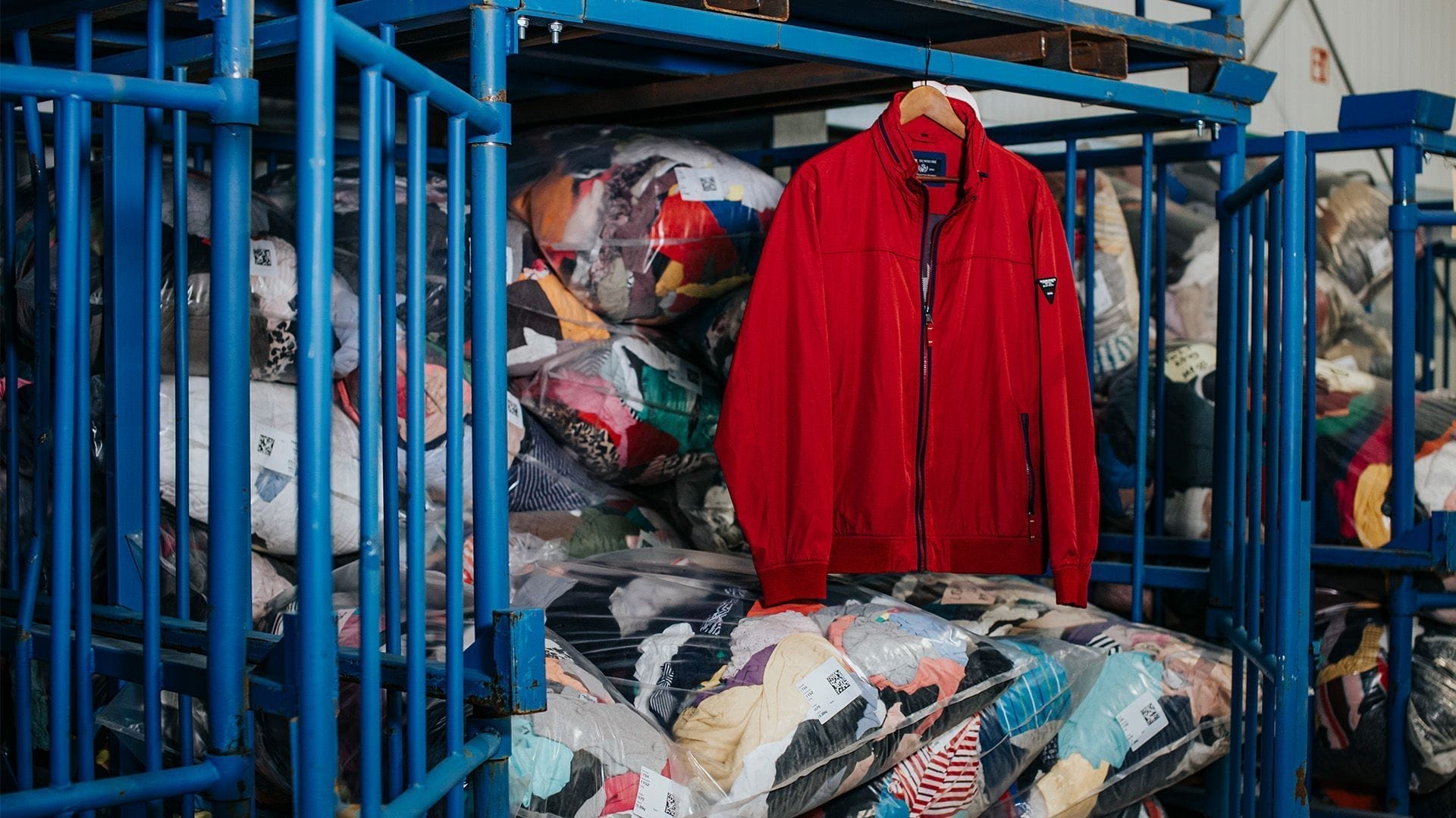 H&M et Remondis créent une joint-venture pour la collecte et la vente de vêtements et textiles usagés.