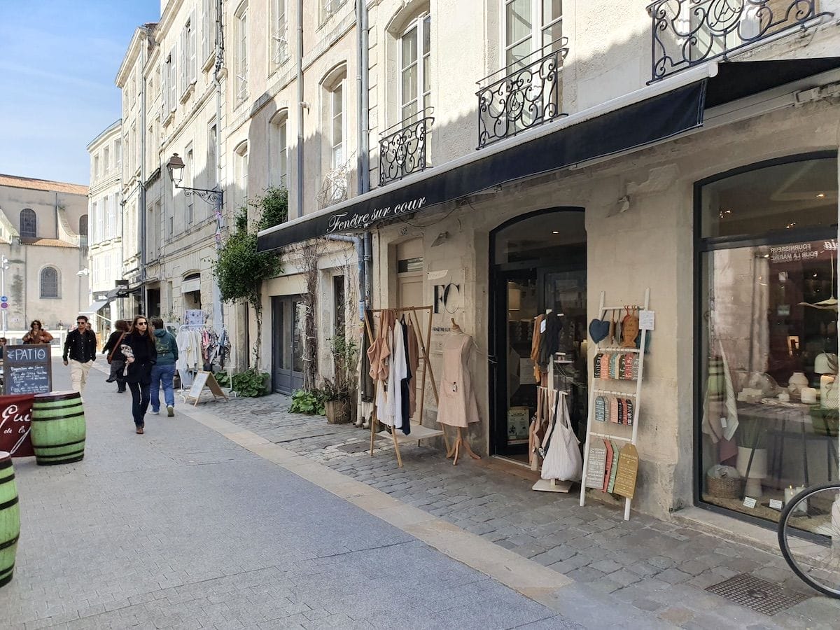 City club - fenêtre sur cour