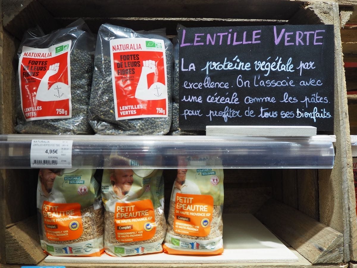 OLYMPUS DIGITAL CAMERA Les-bienfaits-des-aliments-expliques-aux-clients