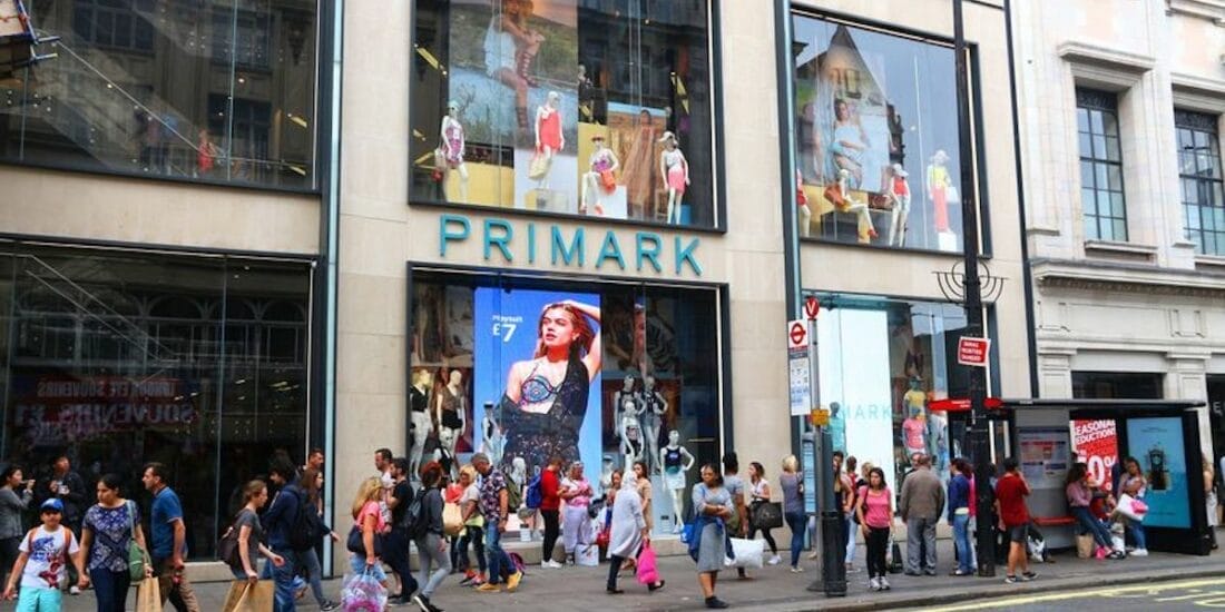 Primark annonce un investissement massif de plus de 100 millions de livres sterling dans le développement de ses boutiques au Royaume-Uni.