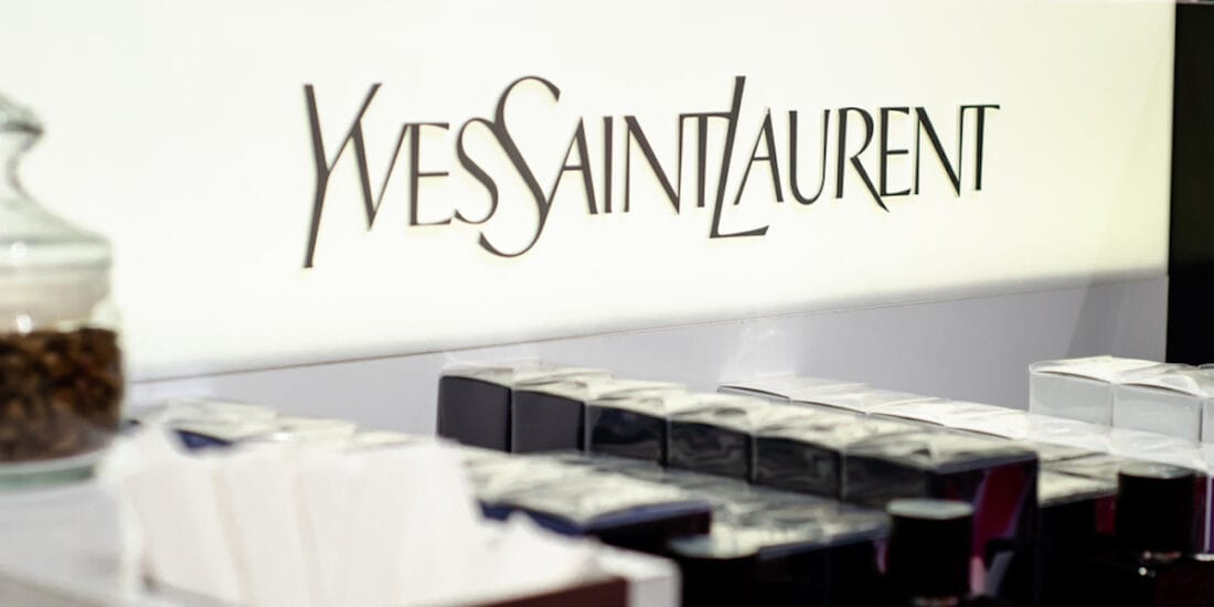 Yves Saint Laurent inaugure sa YSL Loveshine Factory à Paris.